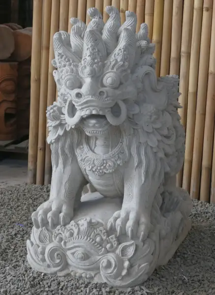 Product image 1 of the product “Balinese Singa carving about 95cm height, 80cm width, 45cm length. Made of taro sand ”